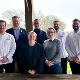 Michelin-restauranten Speilsalen ved Britannia Hotel overtok Gusbournes kjøkken for en dag i Kent.