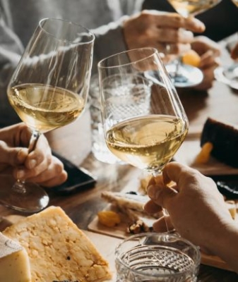 Vinsmaking av hvitvin med ost