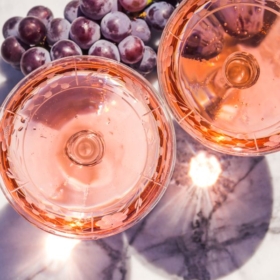 Vårlige viner i hvitt og rose